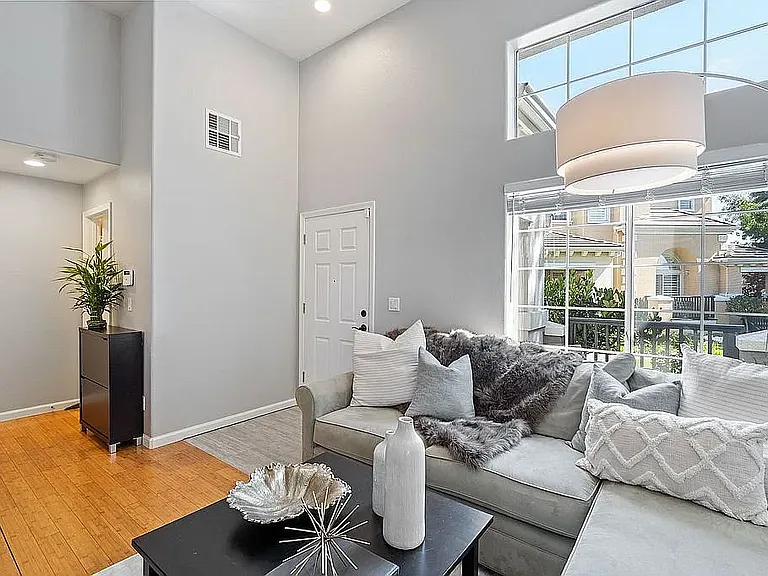 125 Sydney Ln — Photo 28