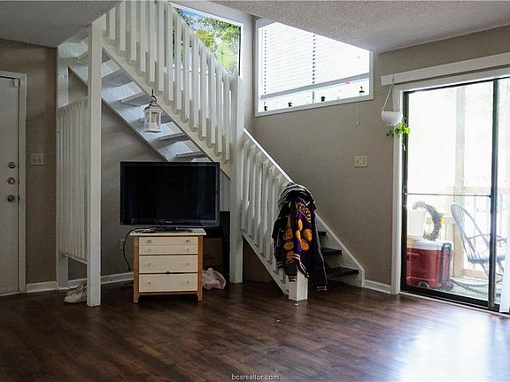 4th image of 1212-1218 Holik Dr #Ad