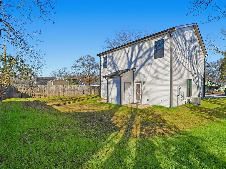 107 Virginia Ave — Photo 23