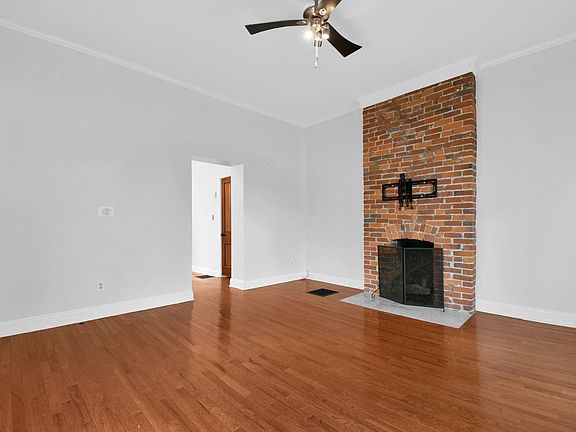 2nd image of 450 E Beck St