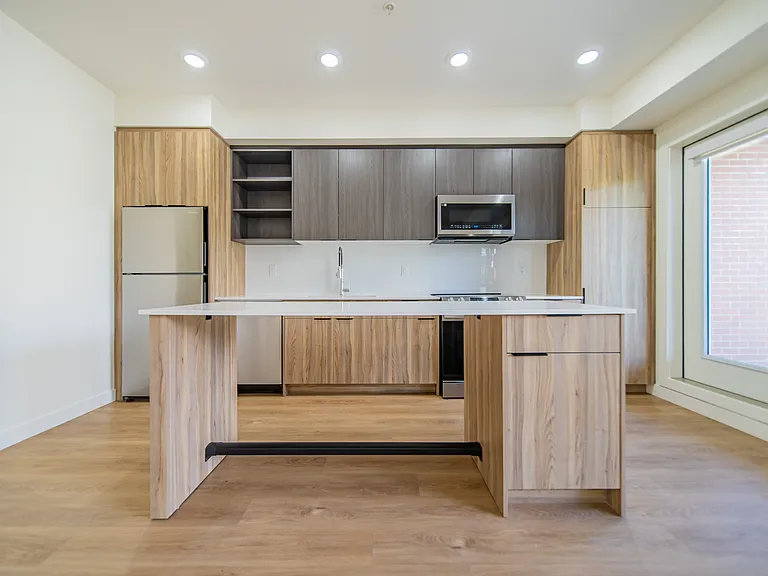 320 19th Ave SW — Photo 40