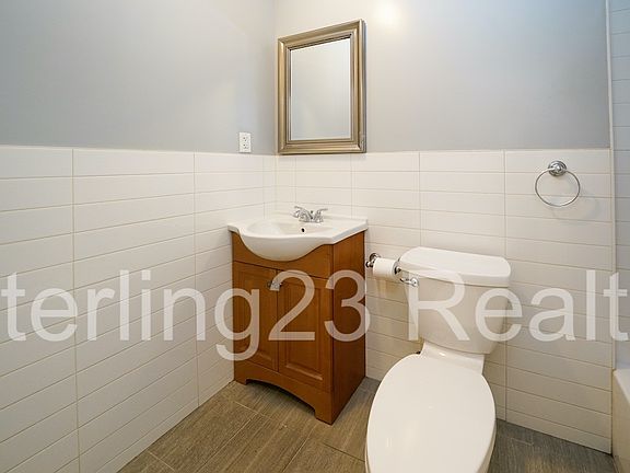 5th image of 3080 43rd St #2