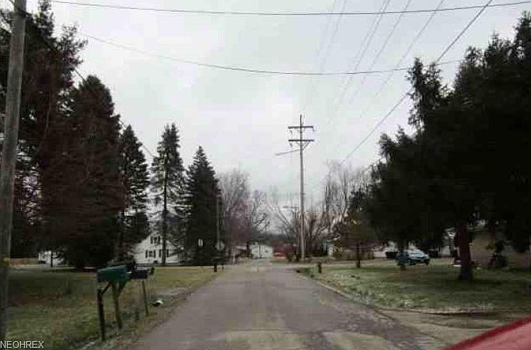 2nd image of 2687 Meadow Dr