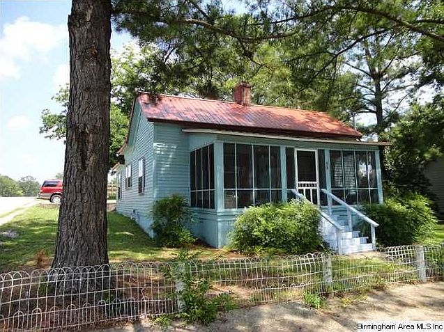 2nd image of 610 30th St N