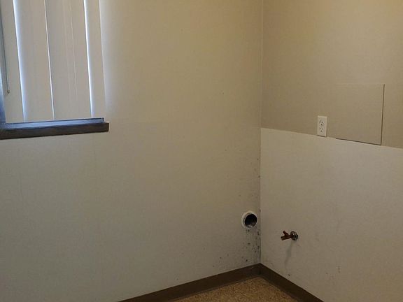 3rd image of 263 Hamlin St