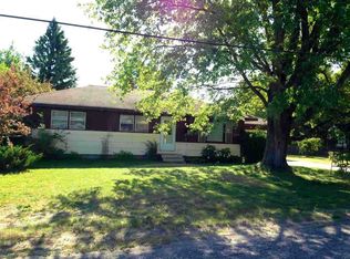 1013 Superior St, Marquette, MI 49855