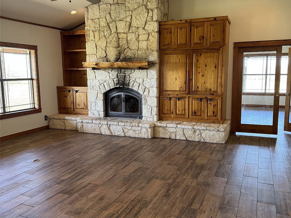 1st image of 655 Loftice Rd