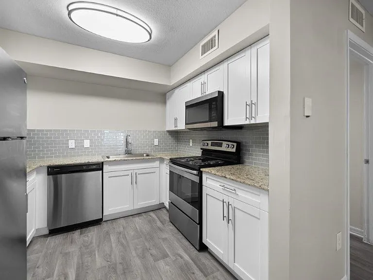 Club Mira Lago Apartments — Photo 16
