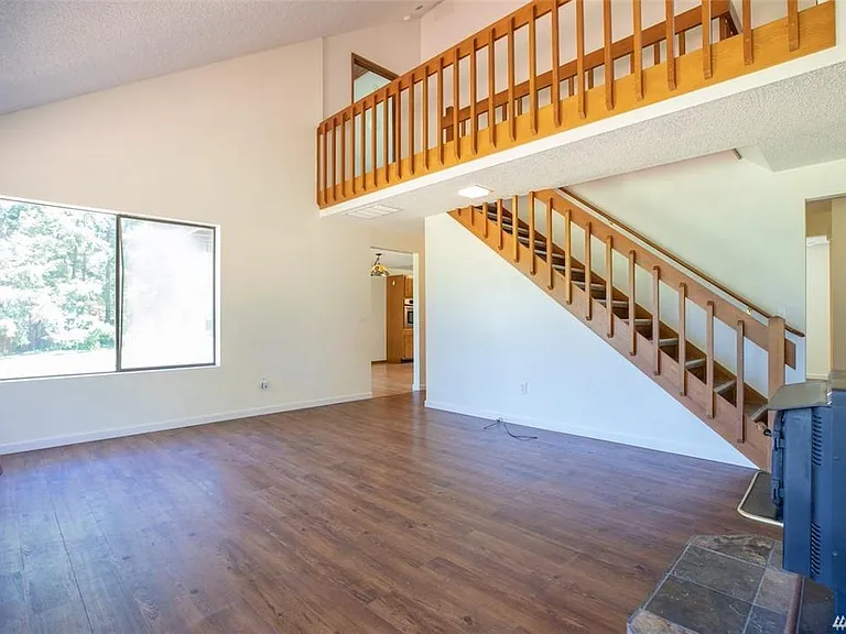 8985 Miller Rd NE — Photo 19