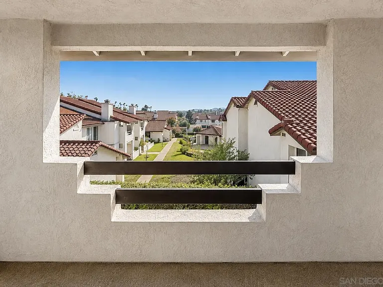 2425 Cranston Dr — Photo 14