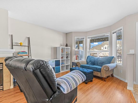 3rd image of 13-33 Donlevy Ave #13