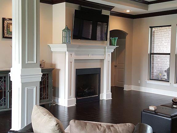 4th image of 444 N Hill Dr