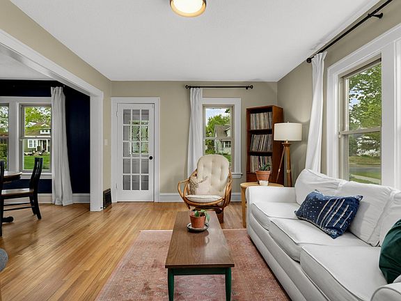 3rd image of 5746 1st Ave S