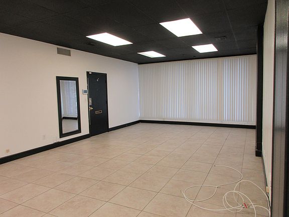 4th image of 2640 Hollywood Blvd #100