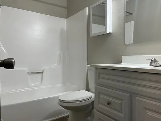 Tiblow Village Apartments — Photo 15