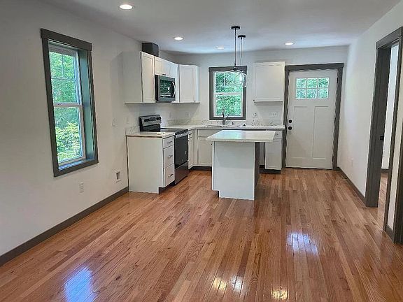 3rd image of 4338 E Herring St