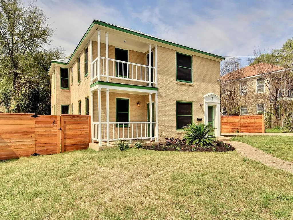 6 bed, 2200 sqft, $9,000 — Photo 1