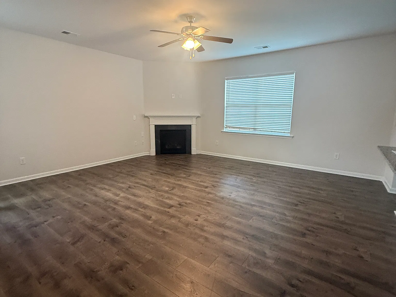 4 bed, 2.5 bath, 2958 sqft, $2,800 — Photo 4