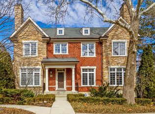 4222 Linden Tree Ln, Glenview, IL 60026