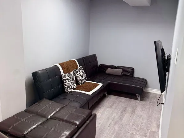 3250 Apricot St #Basement, Mississauga, ON L5N 8A8