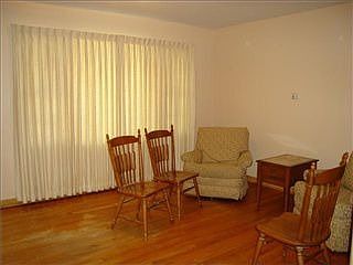 2nd image of 527 E Anna St