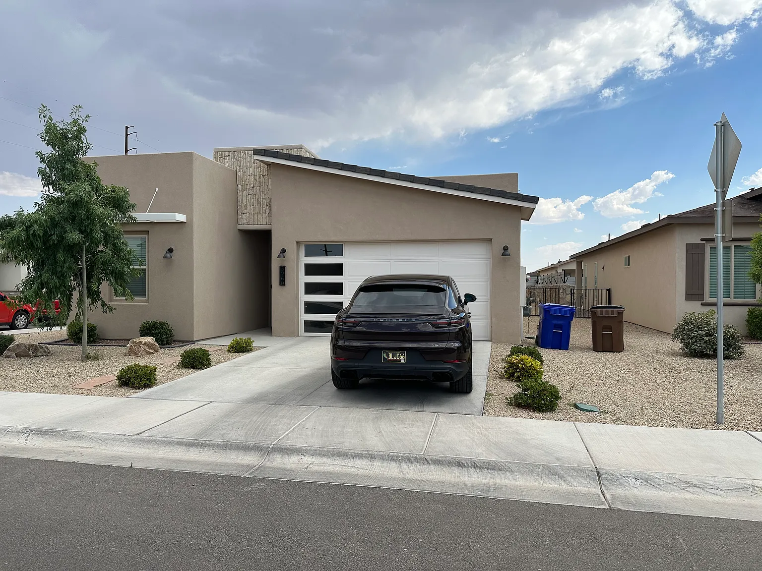 4 bed, 1980 sqft, $2,490 — Photo 2