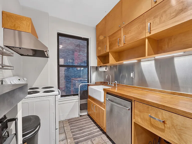 103 Avenue A #2D — Photo 3