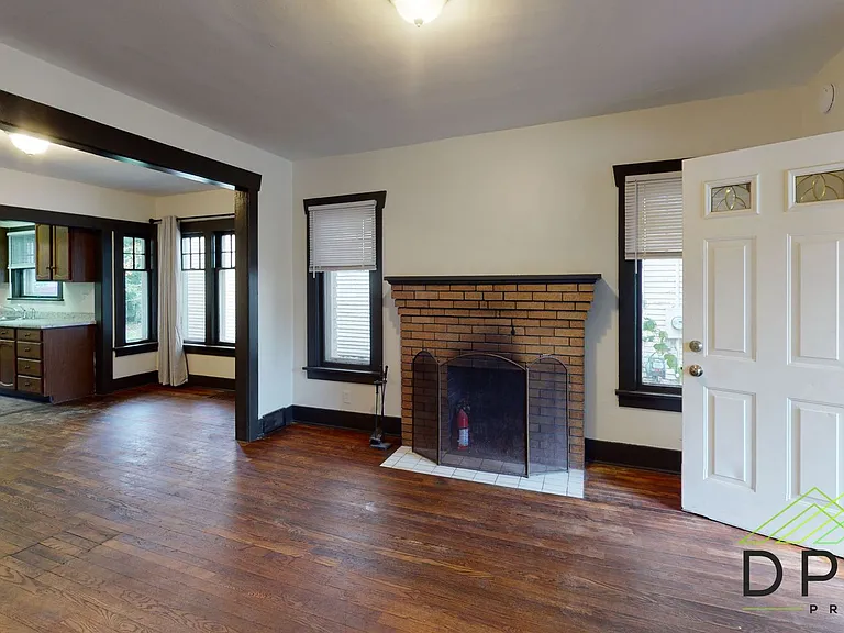 317 Shepard St — Photo 4