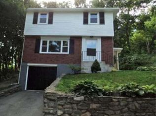 22 Vesper St, Worcester, MA 01602