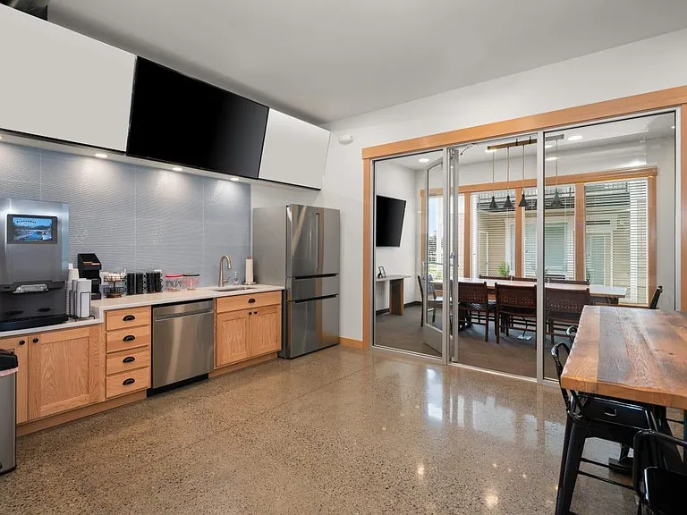 Bluegrass Farms Apartments — Photo 31