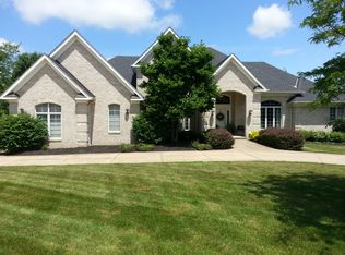 7207 Braewood Dr, Independence, OH 44131