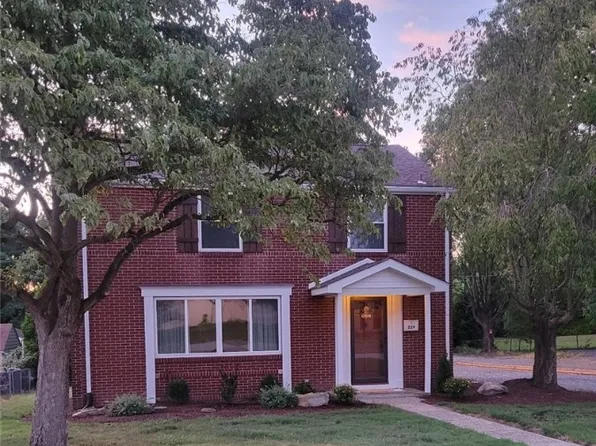 229 Marlboro Dr, New Kensington, PA 15068