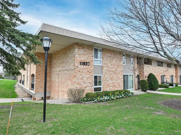 11957 West Appleton AVENUE #8, Milwaukee, WI 53224