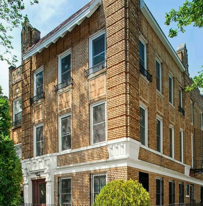 1st image of 253 Windsor Pl #2