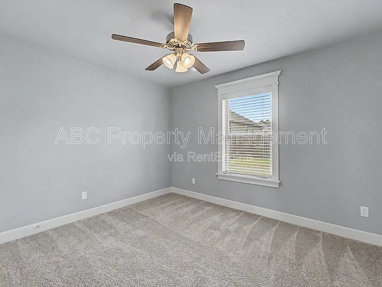361 Captain Hopkins St — Photo 10