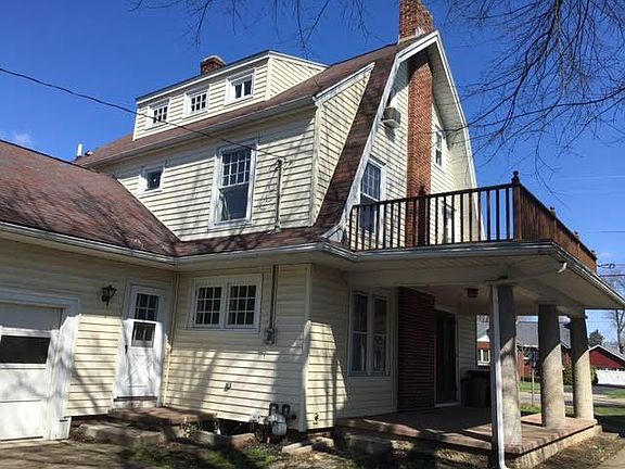 2nd image of 831 W Main St
