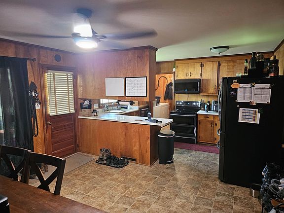 3rd image of 262 Hampshire Dr