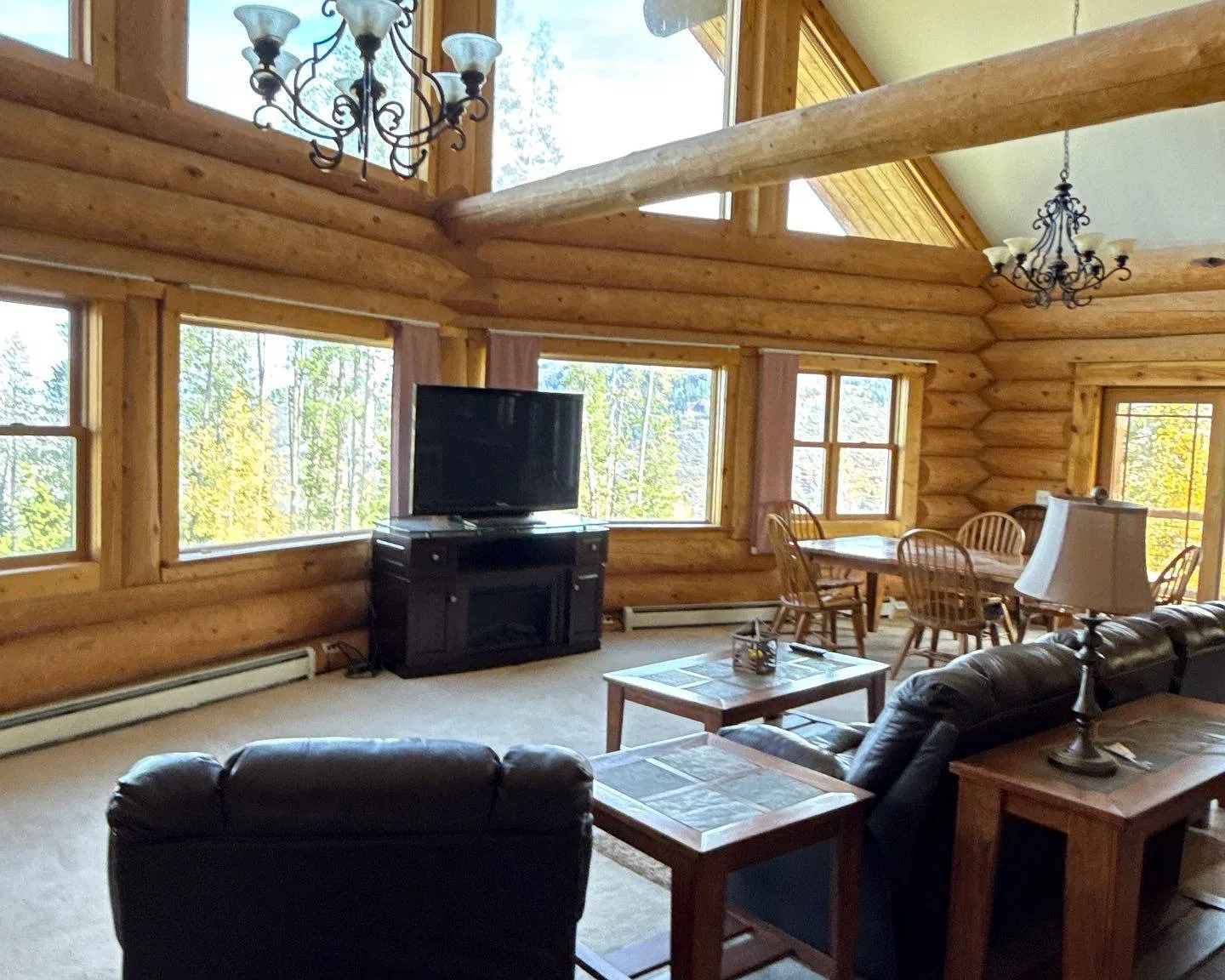 3 bed, 3.0 bath, 4000 sqft, $4,500 — Photo 1