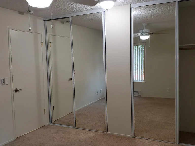 Live Oak Apartments — Photo 66