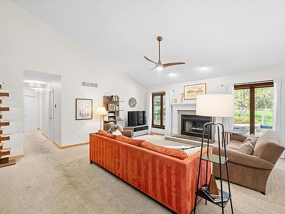 5th image of 1693 Havenshire Ln
