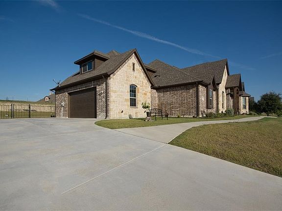 2nd image of 1010 Hilltop Dr