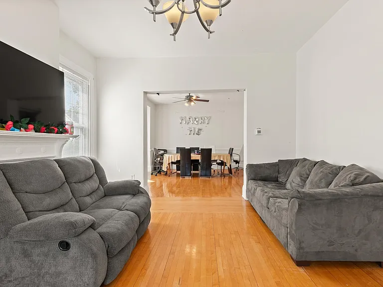 23 Gordon St — Photo 5