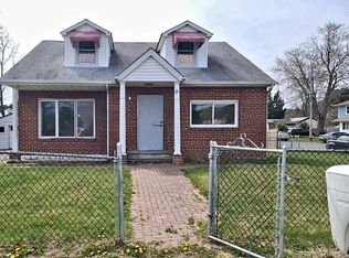 22 East St, Amityville, NY 11701