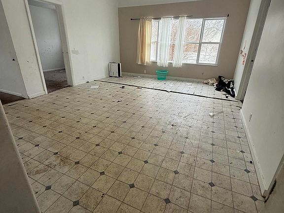 5th image of 3102 N Water St