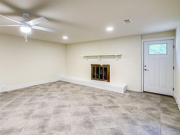 2nd image of 2529 Truman Ave