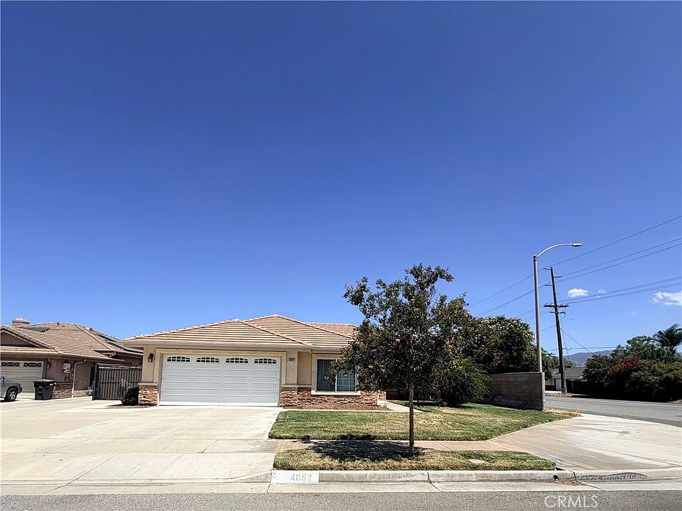 1st image of 4892 Merlyn St
