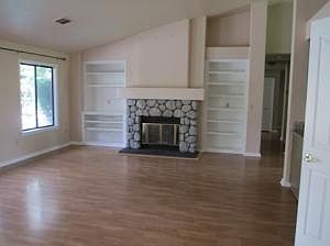 5th image of 1720 Edgewood Dr