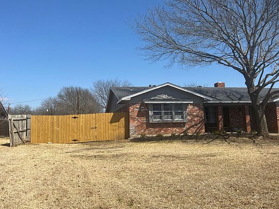 3rd image of 1305 Glenhaven Dr