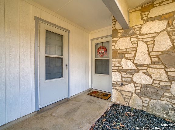 3rd image of 10550 Kinderhook