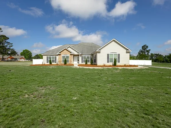 27 Moorman Dr, Tifton, GA 31794